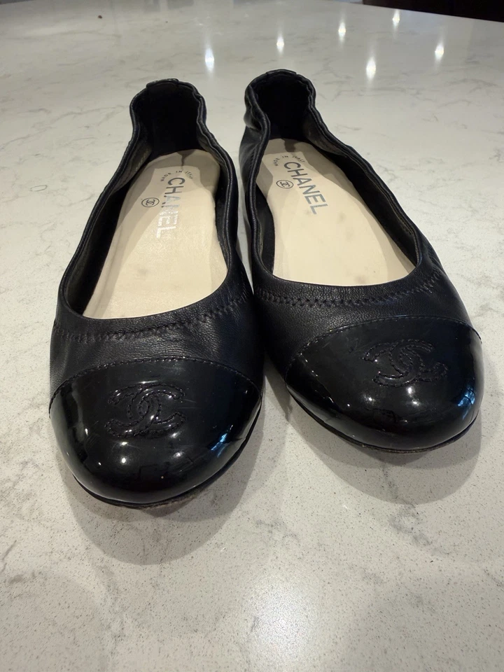 CHANEL Logo Black Leather And Patent Leather Elastic Ballet Flats Size 36 - Image 4 of 4
