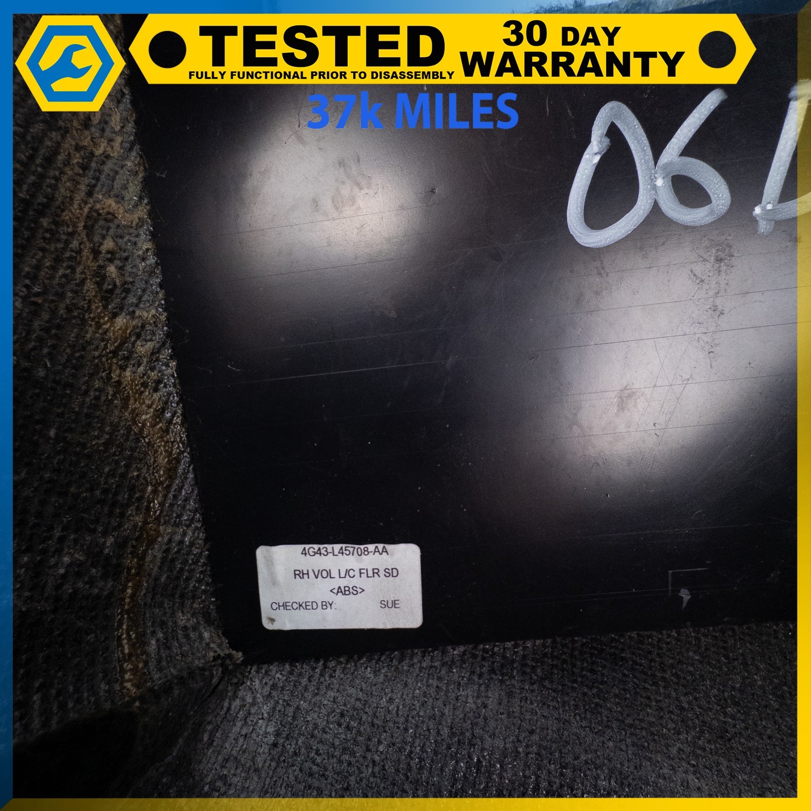 05-16 ASTON MARTIN DB9 DBS VOLANTE RIGHT SIDE FLOOR CARPET PANEL BLACK OEM