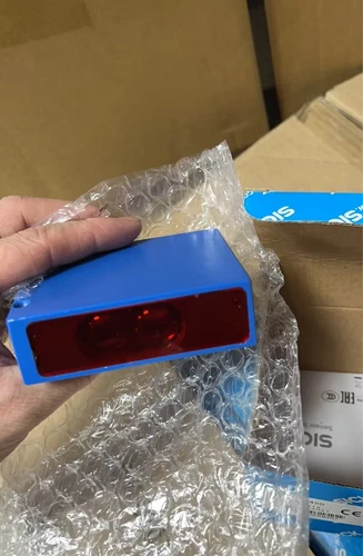 SICK WT24-2B420 Photoelectric Sensor New One Expedited Shipping WT242B420 - Picture 2 of 3
