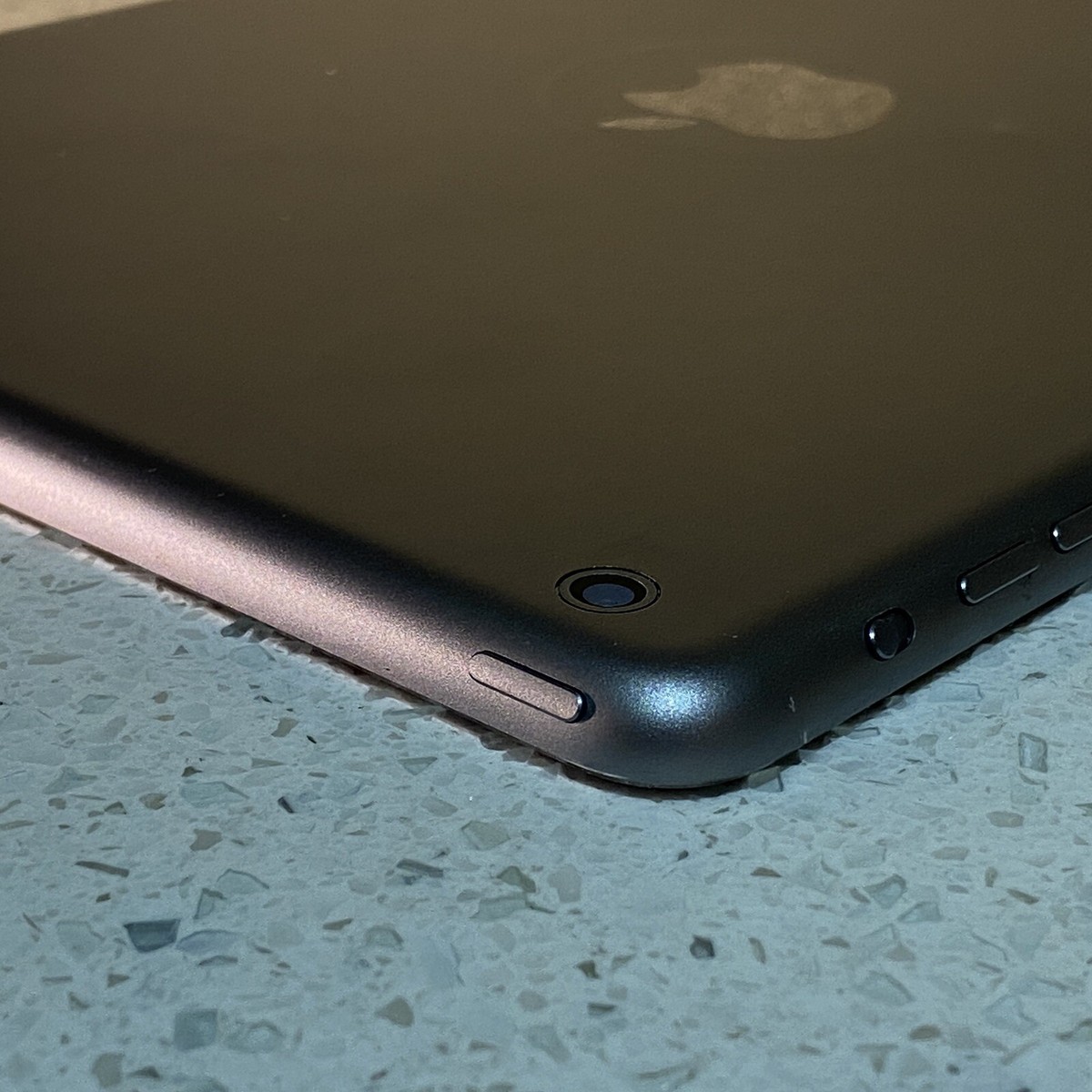 【新品】PadAir Buy Apple iPad Air A1474 32 GB, Wi-Fi + 4G, 9.7 in - Silver online