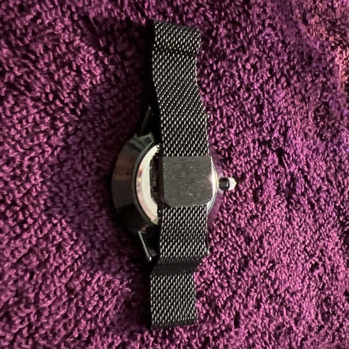 Isaac Mizrahi Live Men’s Watch With Magnetic Black Mesh Strap - Picture 11 of 16