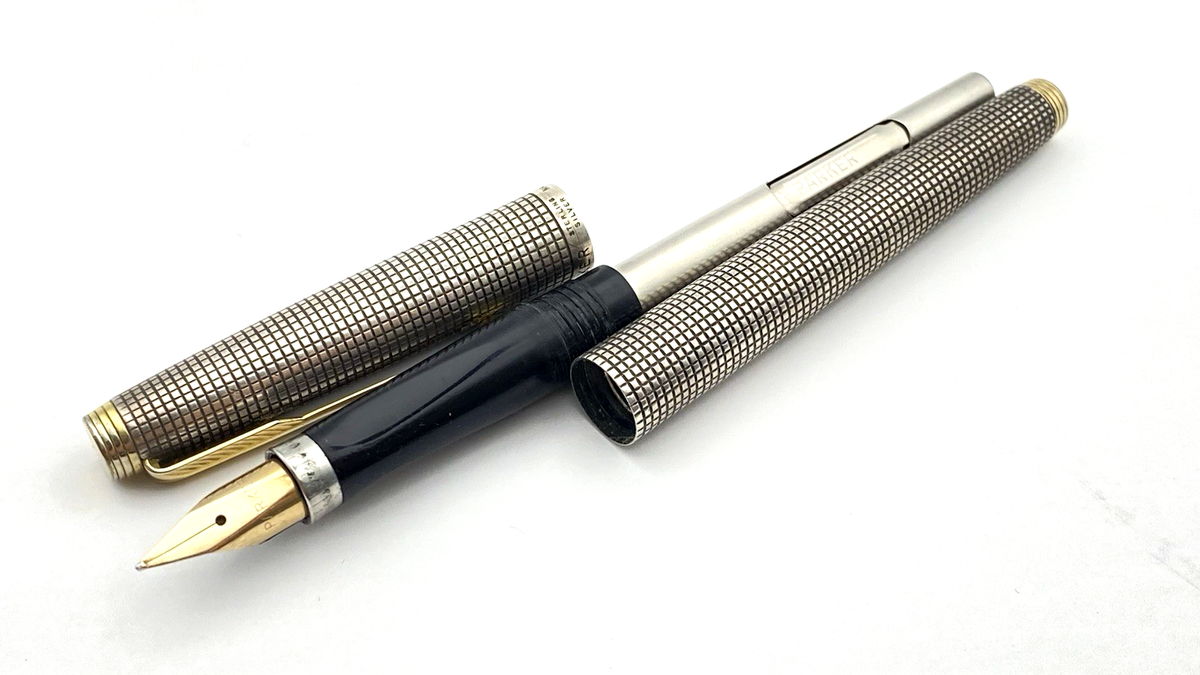 VINTAGE PARKER 75 FOUNTAIN PEN IN STERLING SILVER CISELE 14K
