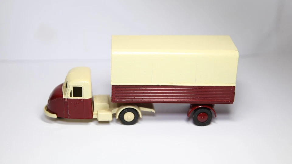 Furgoneta de reparto articulada Budgie Toys British Railways - Modelo vintage Foto 2 de 4