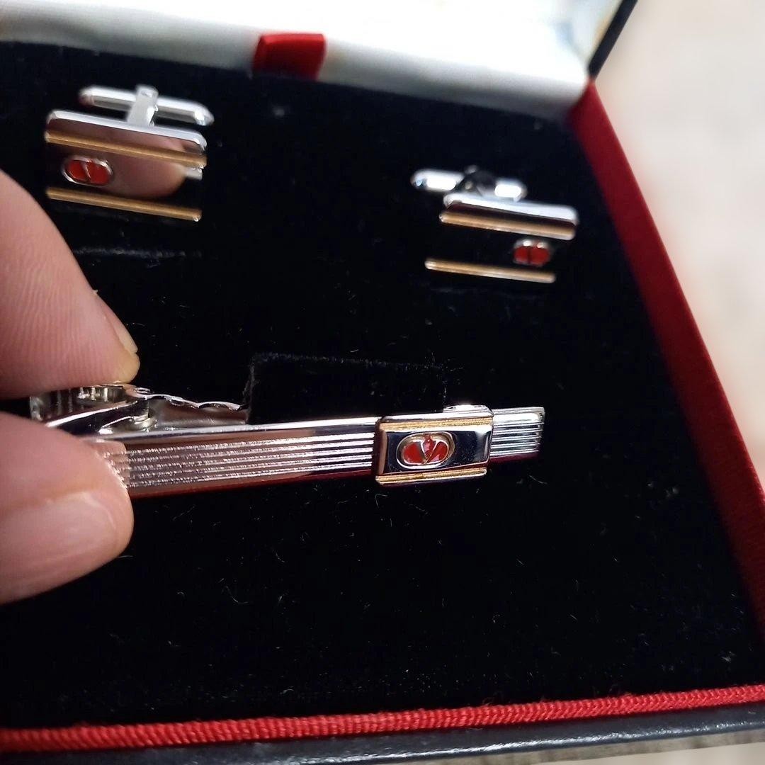 Valentino Garavani Cufflinks Tie Clip Set - Silver Red Stripe Design Used thumbnail 2