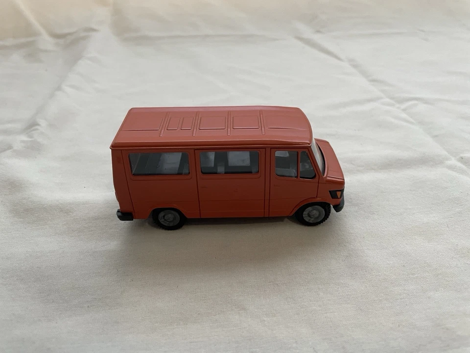 Conrad No. Фургон 3063/3064 Mercedes Benz 207D 307D - Изображение 2 из 4