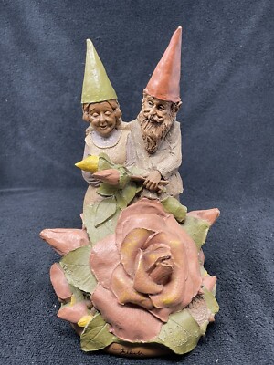 Tom Clark ''J.P. and Violet'' Gnome