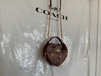 coach 軽量ボディーバッグ&Wallet°ʚ♡ɞ° NWT Coach CY706 Heart Crossbody Bag In Signature