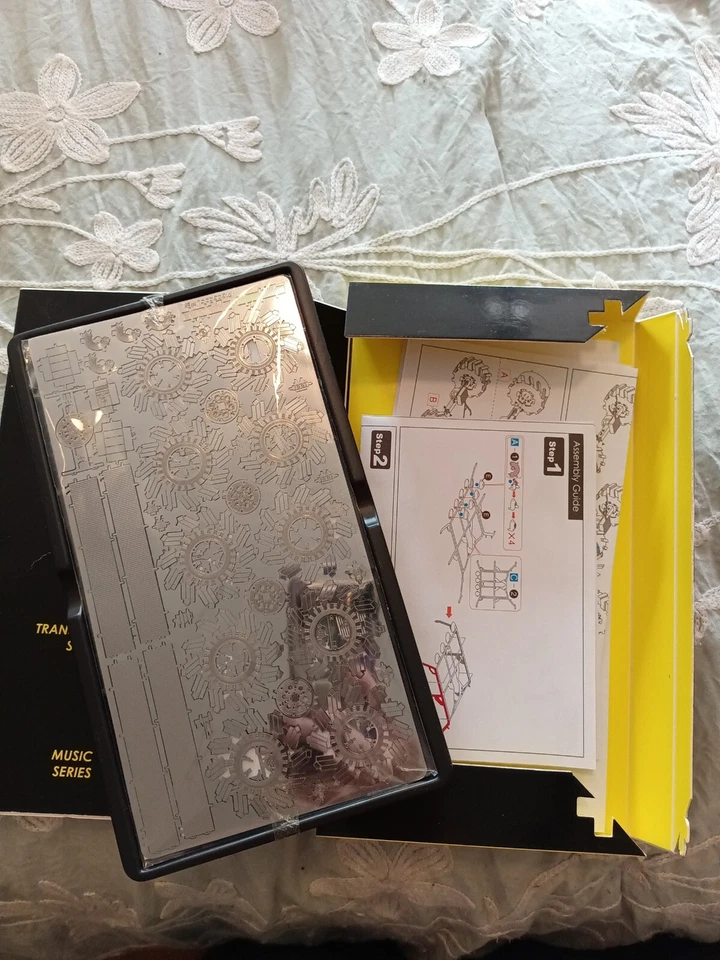 Piececool HP078-S SUV off-Road Vehicle Metal Model Kit 157 Pieces - Image 3 of 4