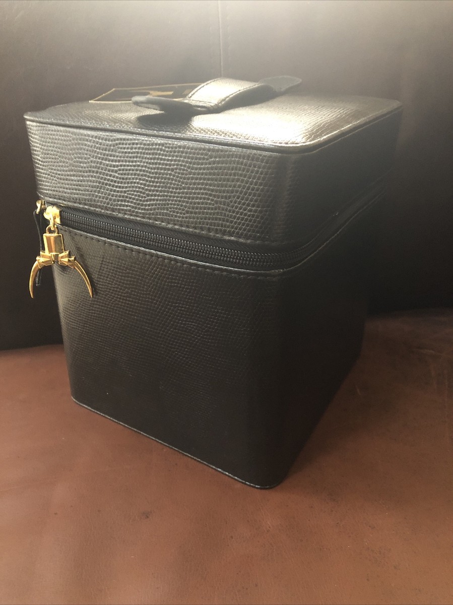 LADY GAGA FAME プレミア　バニティ Lady Gaga Fame Vanity Case Travel Makeup Limited Edition W