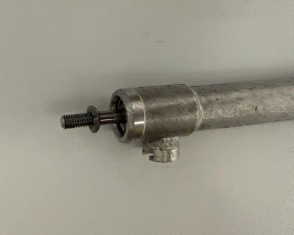 Cerradura trasera cilindro izquierdo o derecho mercedes-benz r129 300sl sl500 sl320 fabricante de equipos originales Foto 4 de 4