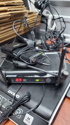 Shure PGX4 J6 572-590 MHz Wireless Receiver, PGX1 Bodypack, PGX2 Mic ,PG30 Mic - Picture 5 of 21