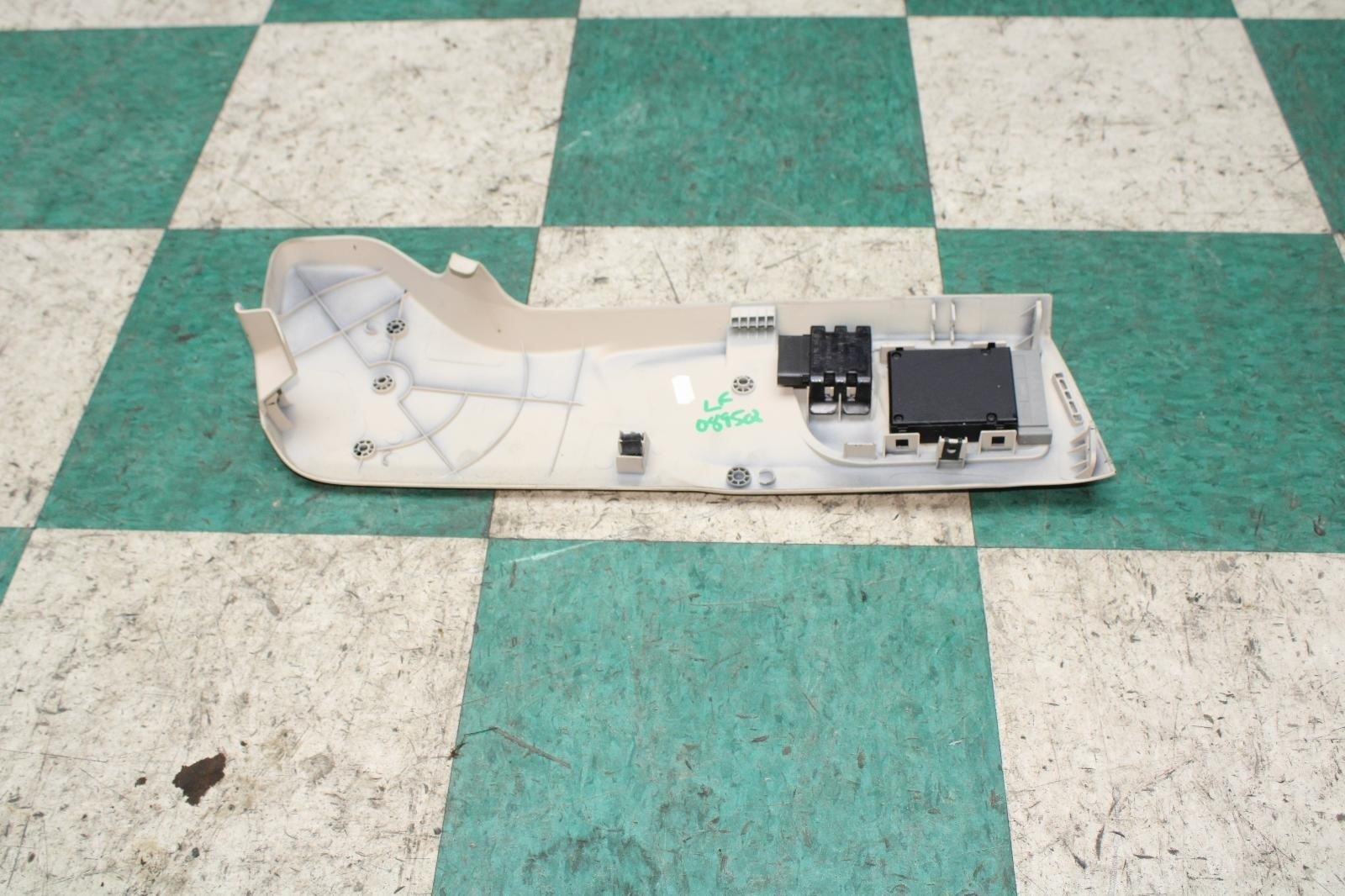 14-17 Ghibli Cream Trim Front Driver Side LH Left Power Seat Switch Factory OEM