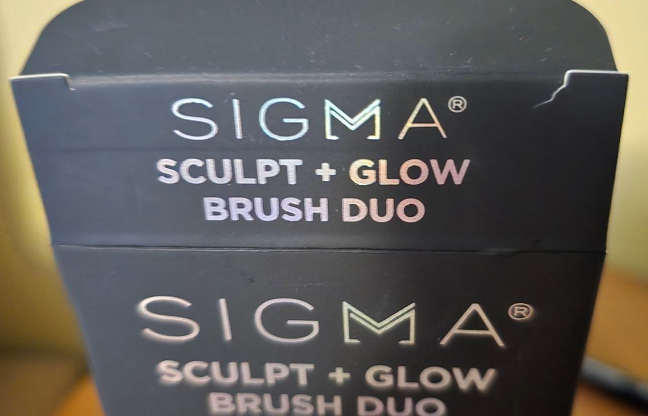 Sigma Beauty Sculpt + Glow Makeup Brush Duo including F05 & F37 brushes with Box