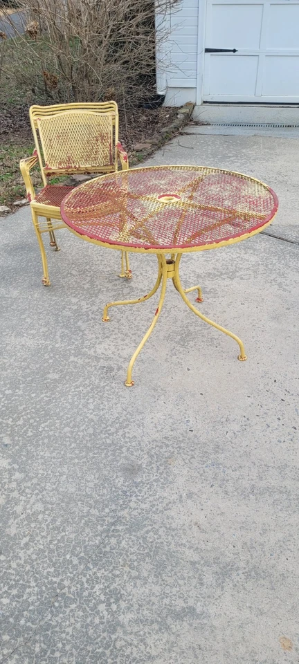 Juego de mesa de comedor de 4 sillas de 42" para muebles de patio de hierro vintage amarillo rojo de 5 piezas Foto 3 de 4