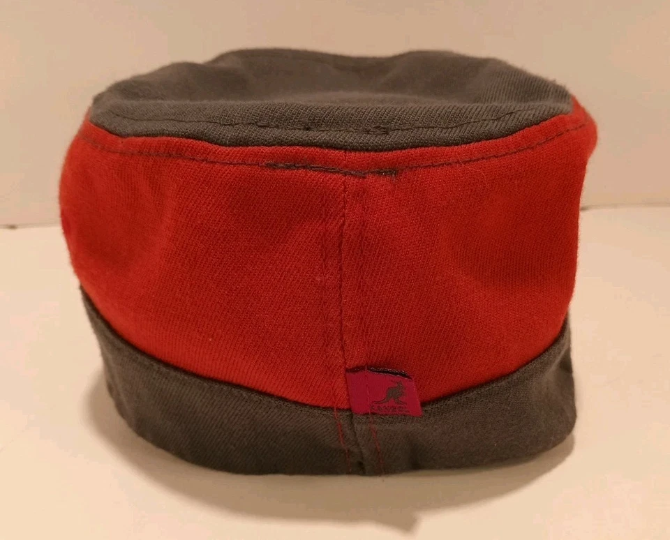 Boné KANGOL Flex Fit Sarja Exército Vermelho e Cinza K0145FA - Tamanho P/M  - Imagem 4 de 4