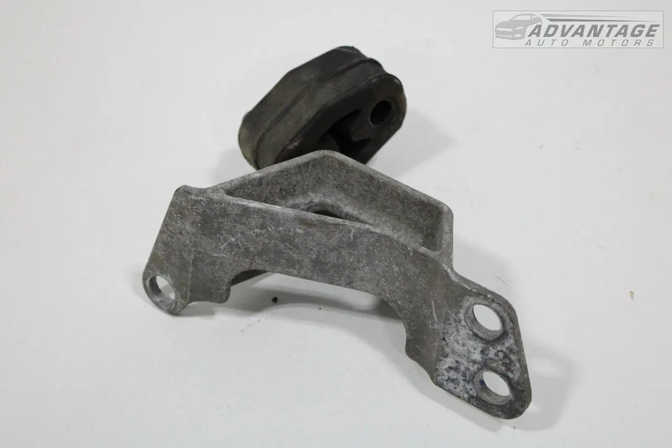 Chrysler Pacifica 2017-2025 silenciador de escape trasero suspensión y soporte de montaje OEM Foto 4 de 4