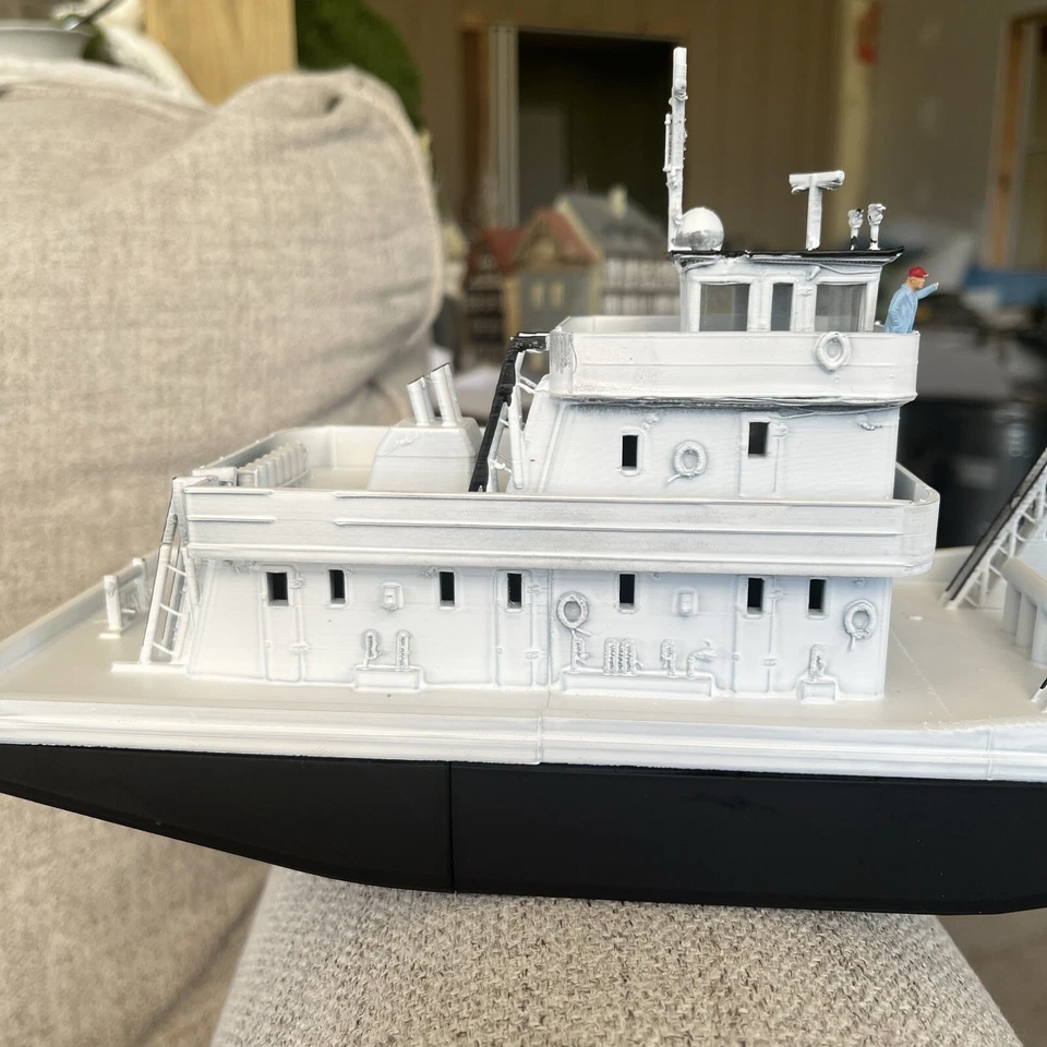 0 Scale River Tow Boat with 4 barges Unpainted, unassebled - Image 4 of 4