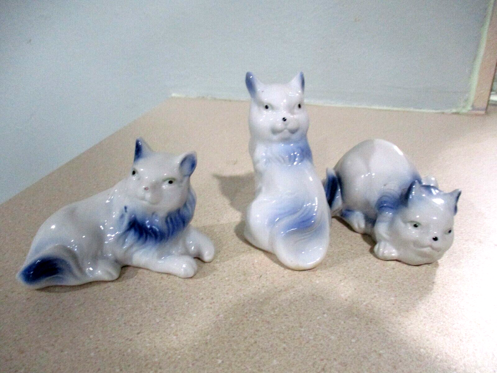 Blue & White Kitty Cat Figurines Vintage porcelain ceramic lot of 3 cats