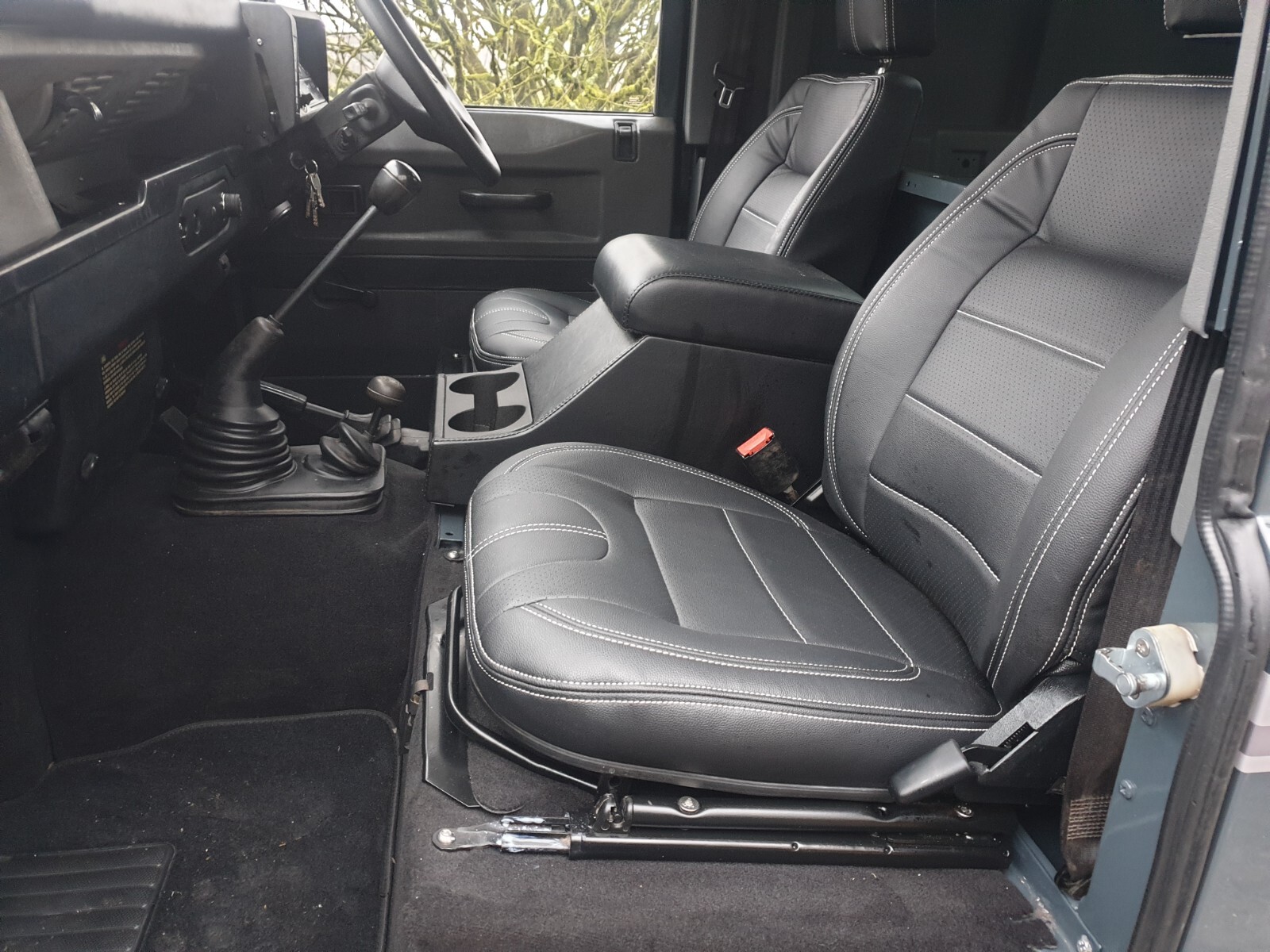 Land Rover Defender 90 300 Tdi 1994 Total rebuild on a galv chassis 32k