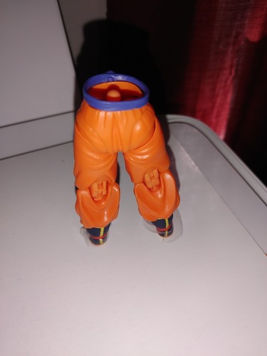 Sh Figuarts Saiyan raised on Earth Goku DBZ Legs/Crotch/Belt - Picture 2 of 4