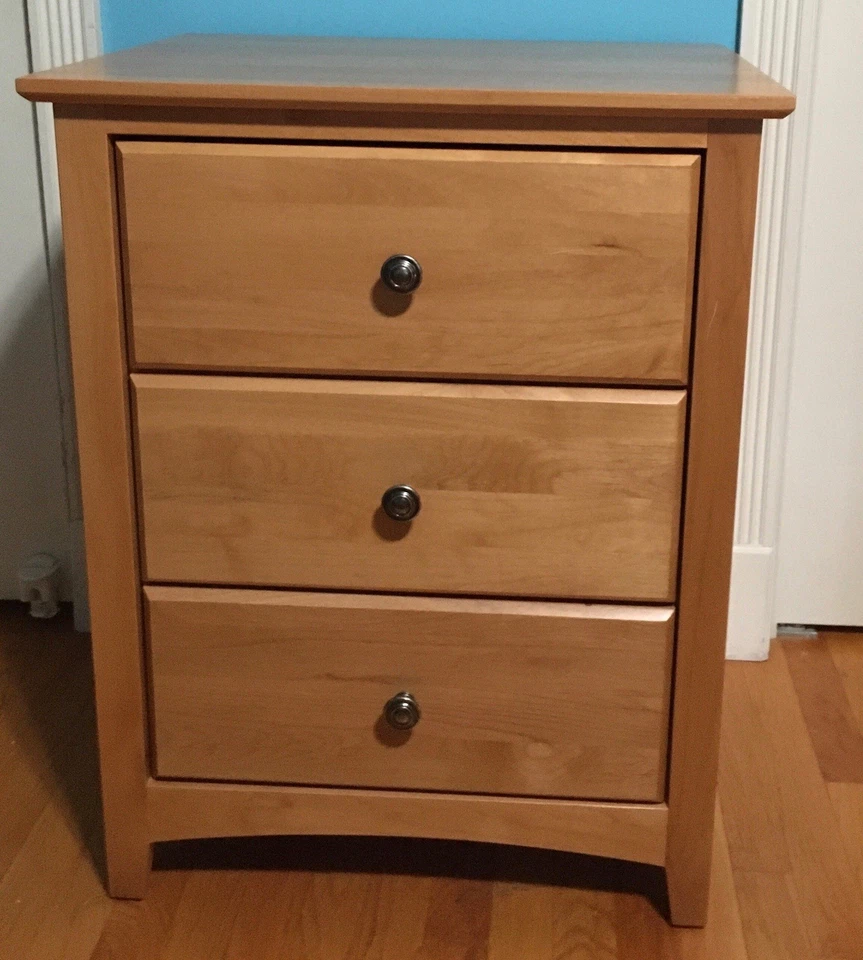 3 Pc Bernie & Phyl’s Bedroom Furniture Set Custom Order 1 Yr Old. *LOCAL PU ONLY - Image 3 of 4