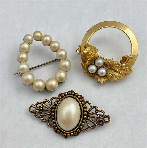 Vintage Gold Tone Faux Pearls & Rhinestones Brooch Pin Lot - Picture 3 of 6