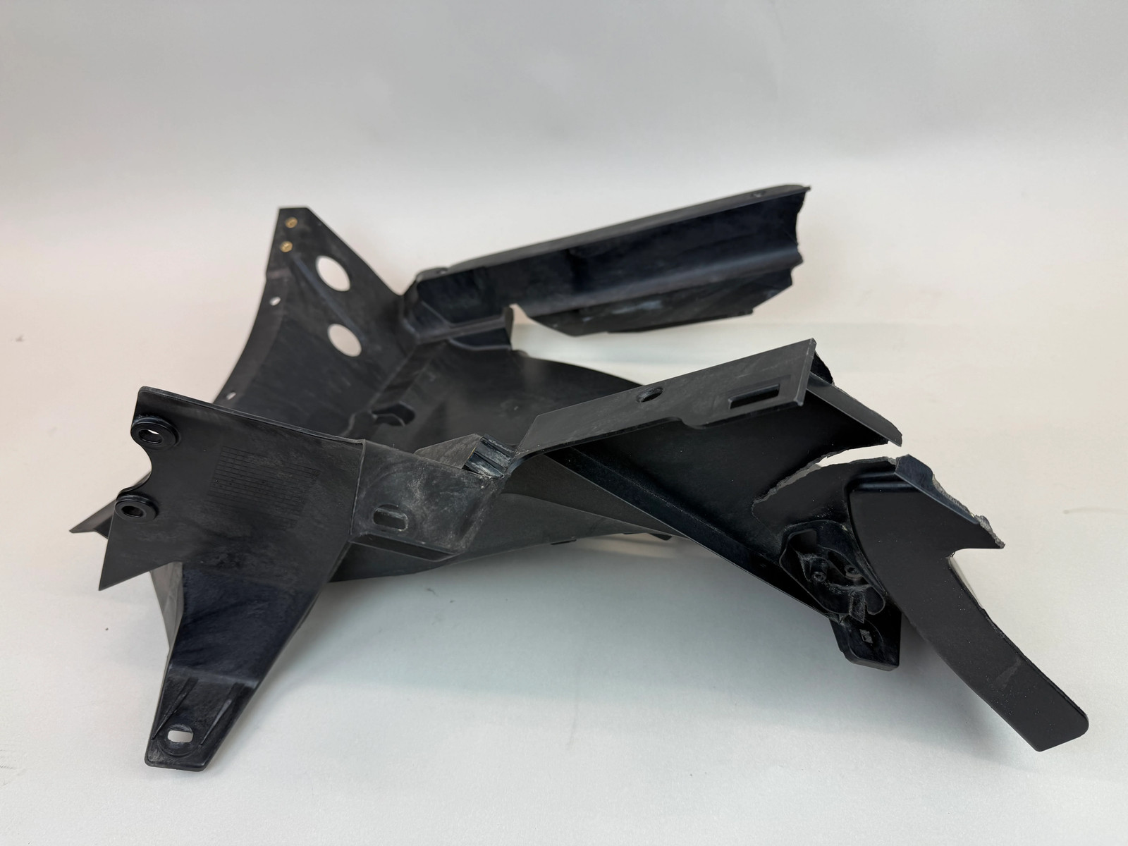 McLaren 570S 2016-2021 Front Air conveyor P/N 13A1027CP