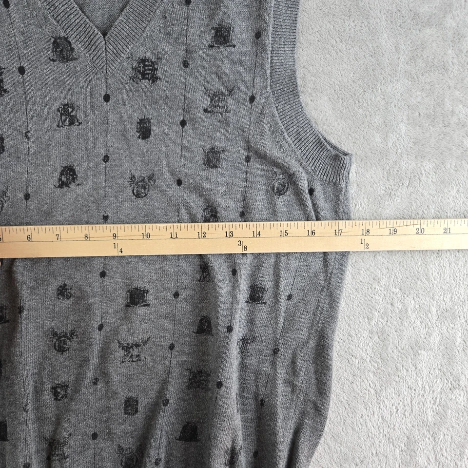 Chaleco Suéter Express Design Studio Pequeño Gris Tejido Cuello en V Cresta Emblema En Todas Partes Foto 3 de 4