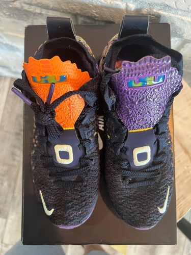 Taglia 4 (GS) - Nike LeBron 17 Monstars Space Jam CW1036-400 - Foto 2 di 8