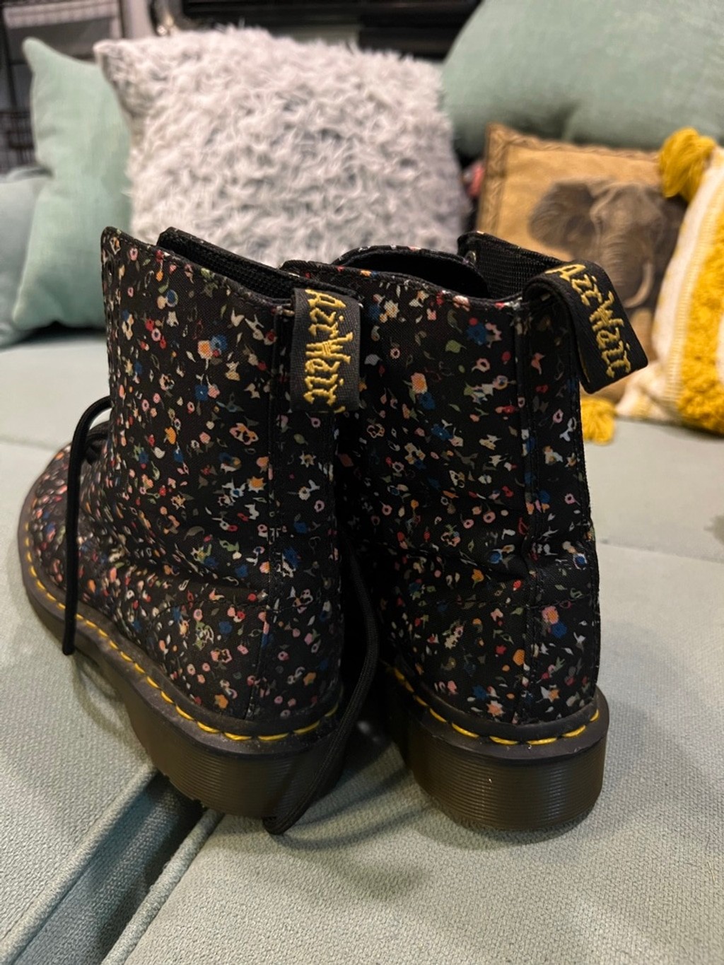 Women's Dr. Martens Black Multi-color Floral Lace Up Boots (Size 7) thumbnail 2