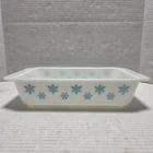 Vintage Pyrex Turquoise Snowflake White 2qt Space Saver Casserole 575-B no lid