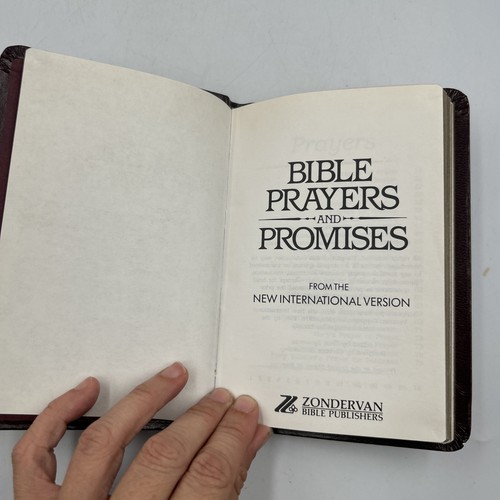 Vintage 1987 Bible Prayers And Promises Book From The New International Version - Picture 6 of 11