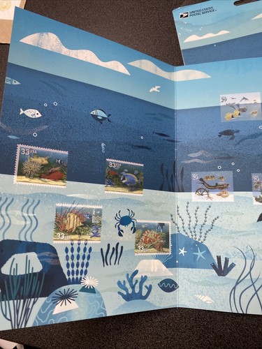 Estampillas Into The Deep Under The Sea, folio de tiburones 2017, - Imagen 2 de 6