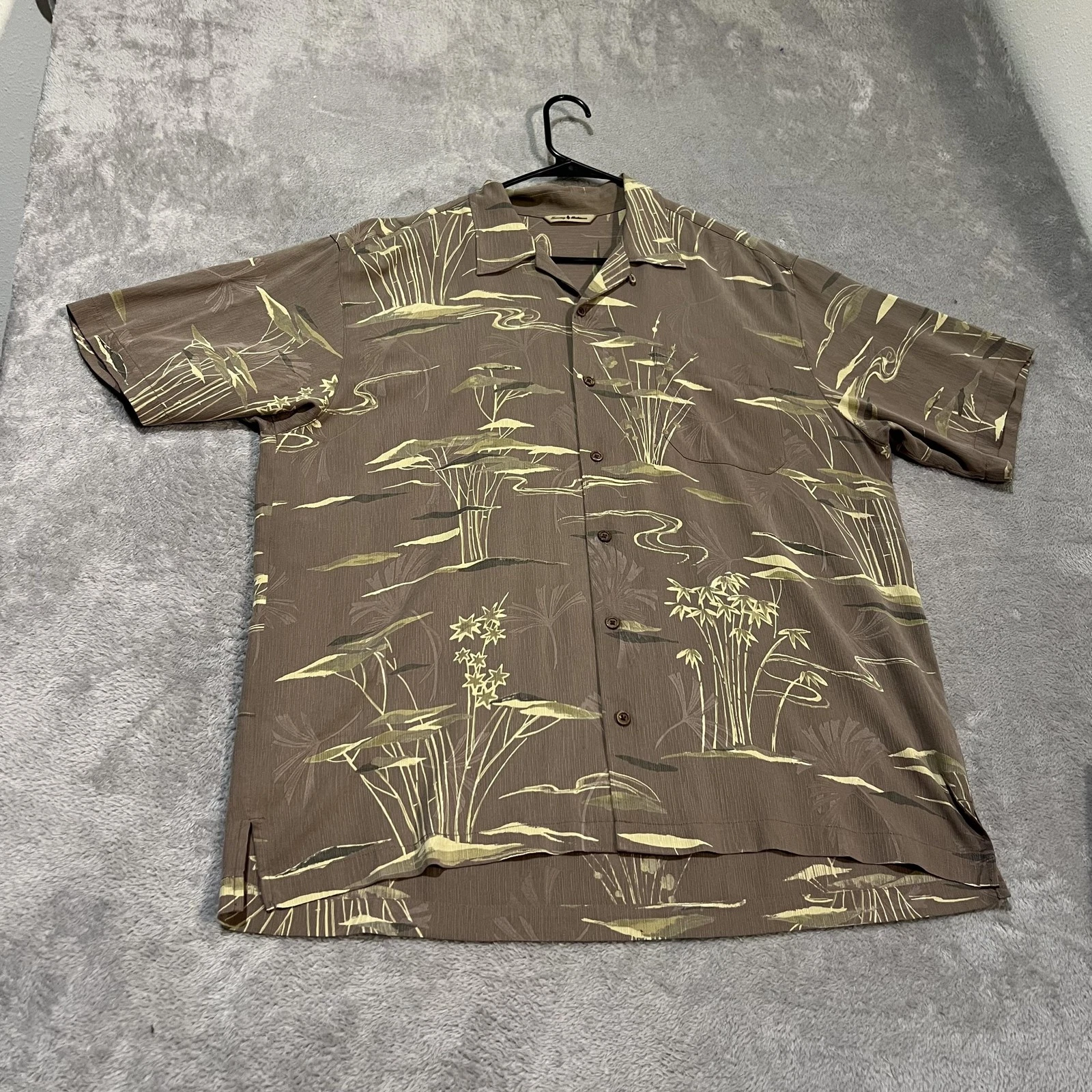 Tommy Bahama Shirt Mens Large Brown Silk Scenic Bamboo Hawaiian Camp Button Up