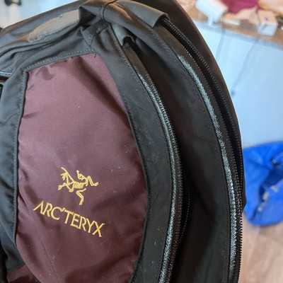Arc'teryx OG Quiver Sling Bag Red Utility Gorpcore Technical