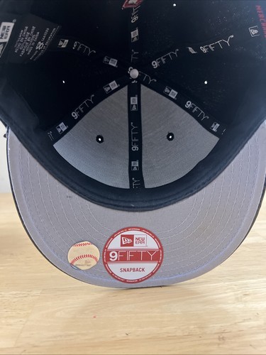New Era 9 FIFTY Chicago White Sox SnapBack Black/Red Patente Leather BRIM Sock - Picture 11 of 12