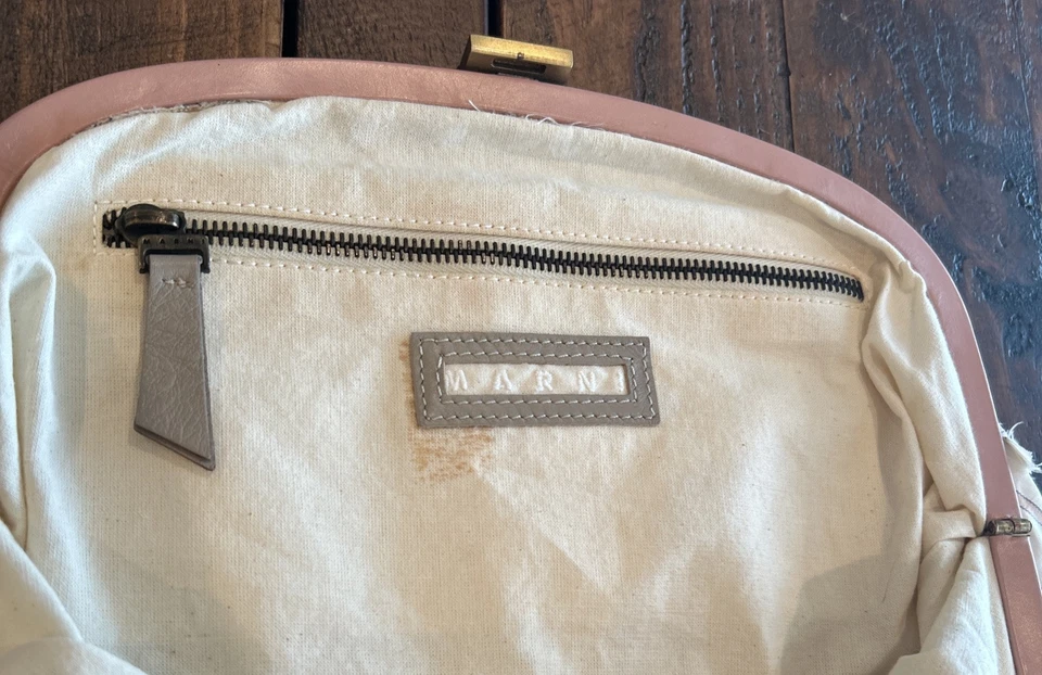 Bolso clutch MARNI motivo floral melocotón beige beso cierre único Foto 4 de 4