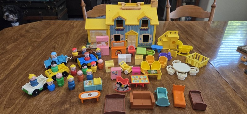 Vintage 1969 Little People Play Family Yellow House Furniture #952 + Extras READ