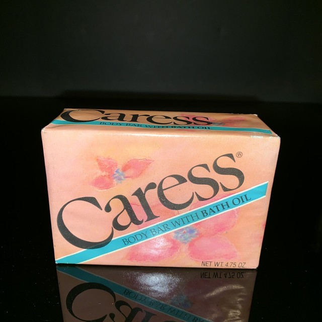 Vintage 1988 CARESS 4.75oz Label Bath Soap Bar Rare Old Store Stock