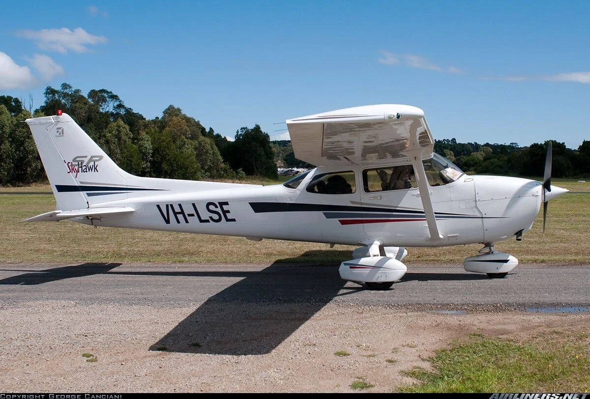 Cessna 172 Pilot Operating Handbook