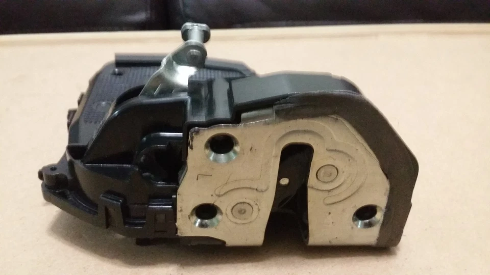 06 a 11 Atuador de Fechadura de Porta Traseira Esquerda Genuíno Lexus GS350 FABRICANTE DE EQUIPAMENTO ORIGINAL GARANTIA VITALÍCIA - Imagem 2 de 4