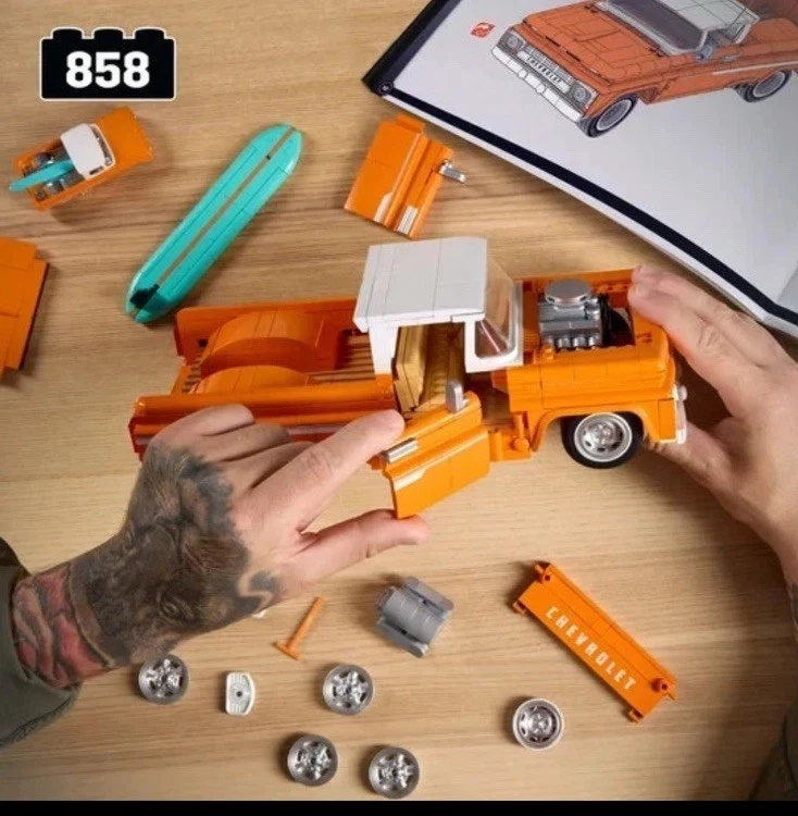 Mattel Brick Shop Hot Wheels Chevrolet ' 62 Chevy® Pickup JFT20 10+ ✅🆕 - Image 2 of 4