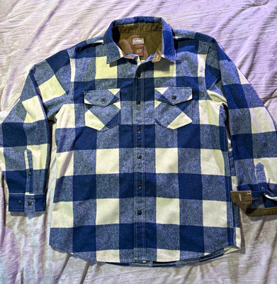 C.E. Schmidt Men's L Blue White Plaid heavy wool  Flannel Long Sleeve Button-Up