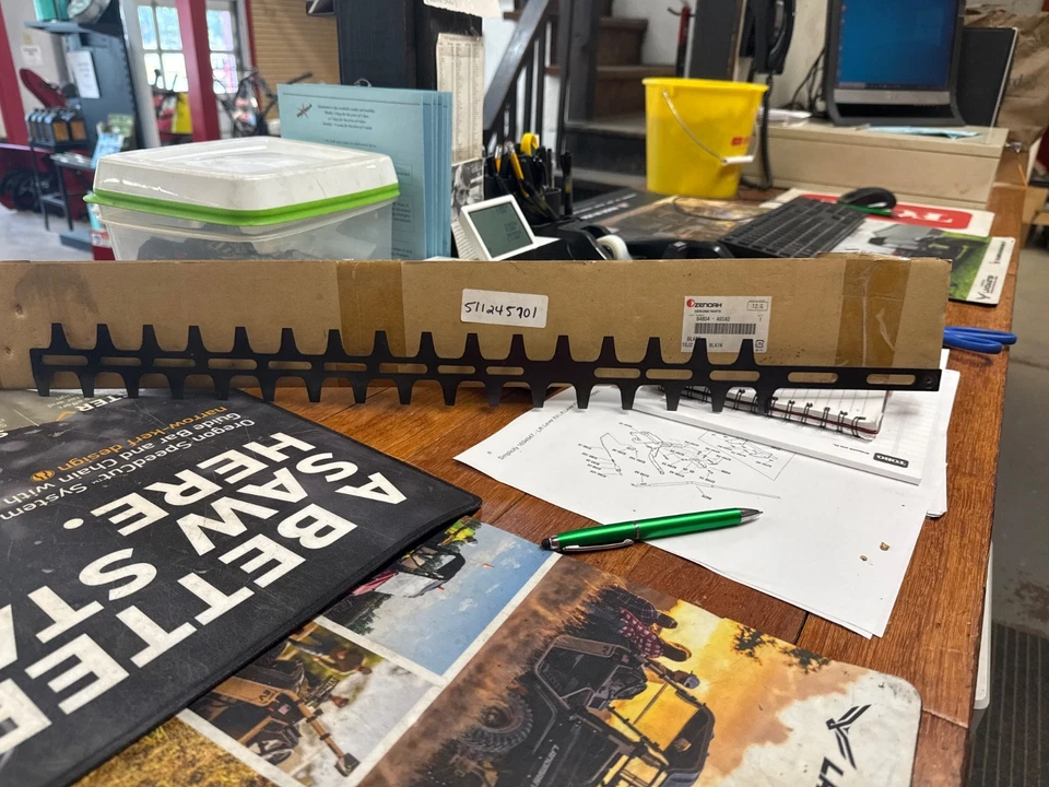 Cuchilla cortasetos Red Max 24 pulgadas Foto 2 de 2