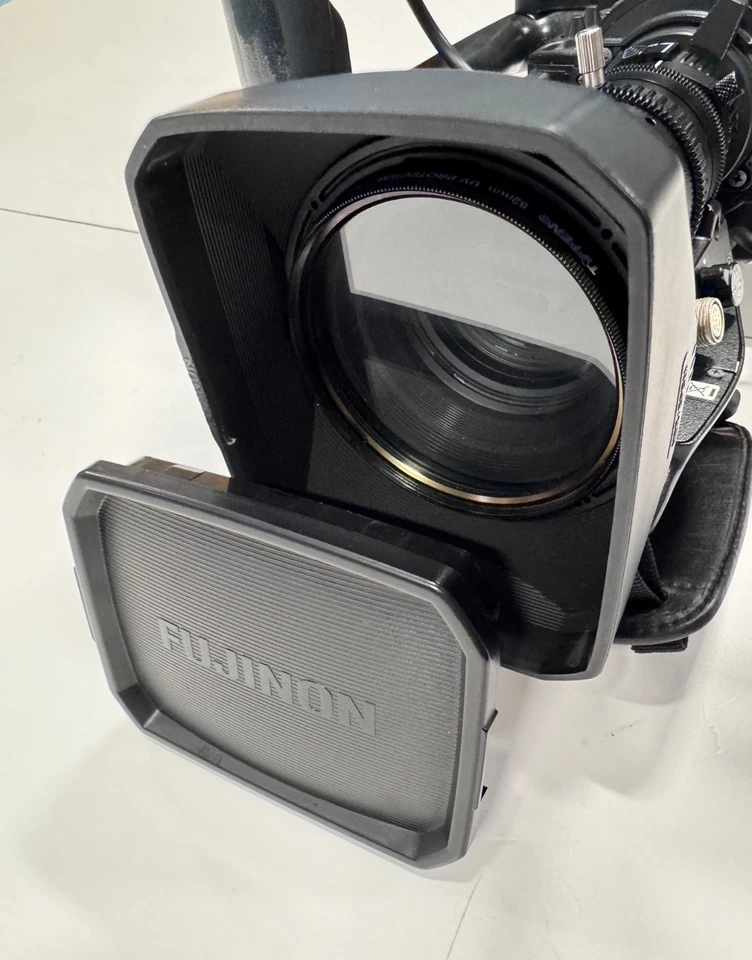 JVC 3-CCD Pro-HD Camera & Accessories. Please Read Description For More Detail. - Image 4 of 4