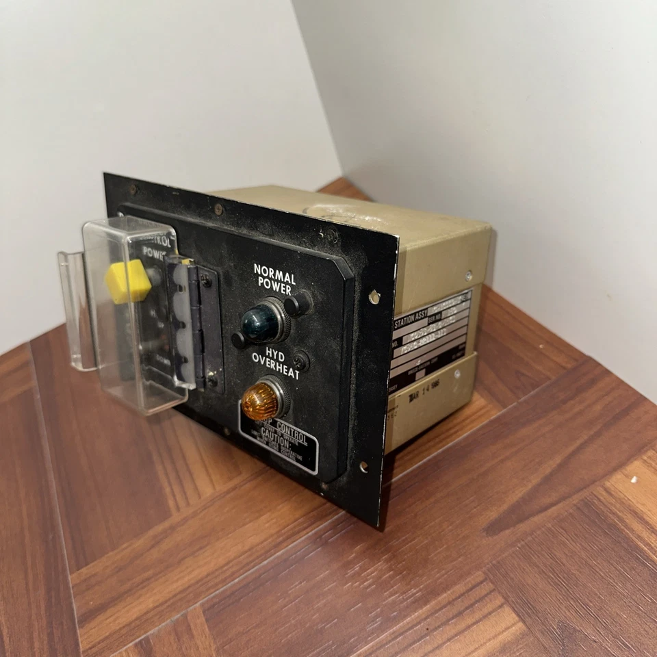 CONTROLES DE RESCATE BRISA-EASTERN EC-10000-30. Sin probar Foto 2 de 4