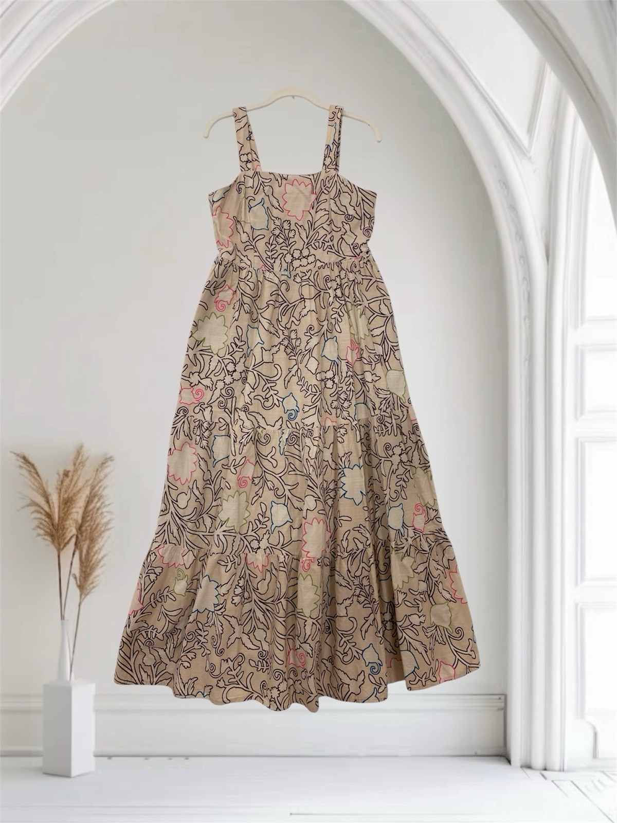 Women’s Beige Floral Tiered Maxi Dress Size Small Sleeveless Smocked Boho Chic