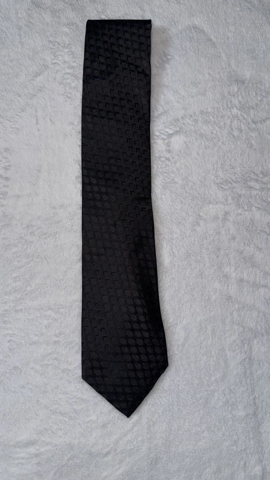 Corbata para hombre Calvin Klein patrón geométrico mezcla de seda negra Foto 2 de 4
