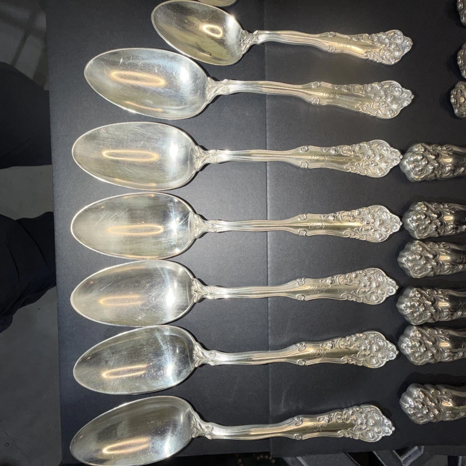 Juego de seis patentes vintage WM Rodgers, plateadas 1904.  Falta 1 cuchara pequeña Foto 3 de 4