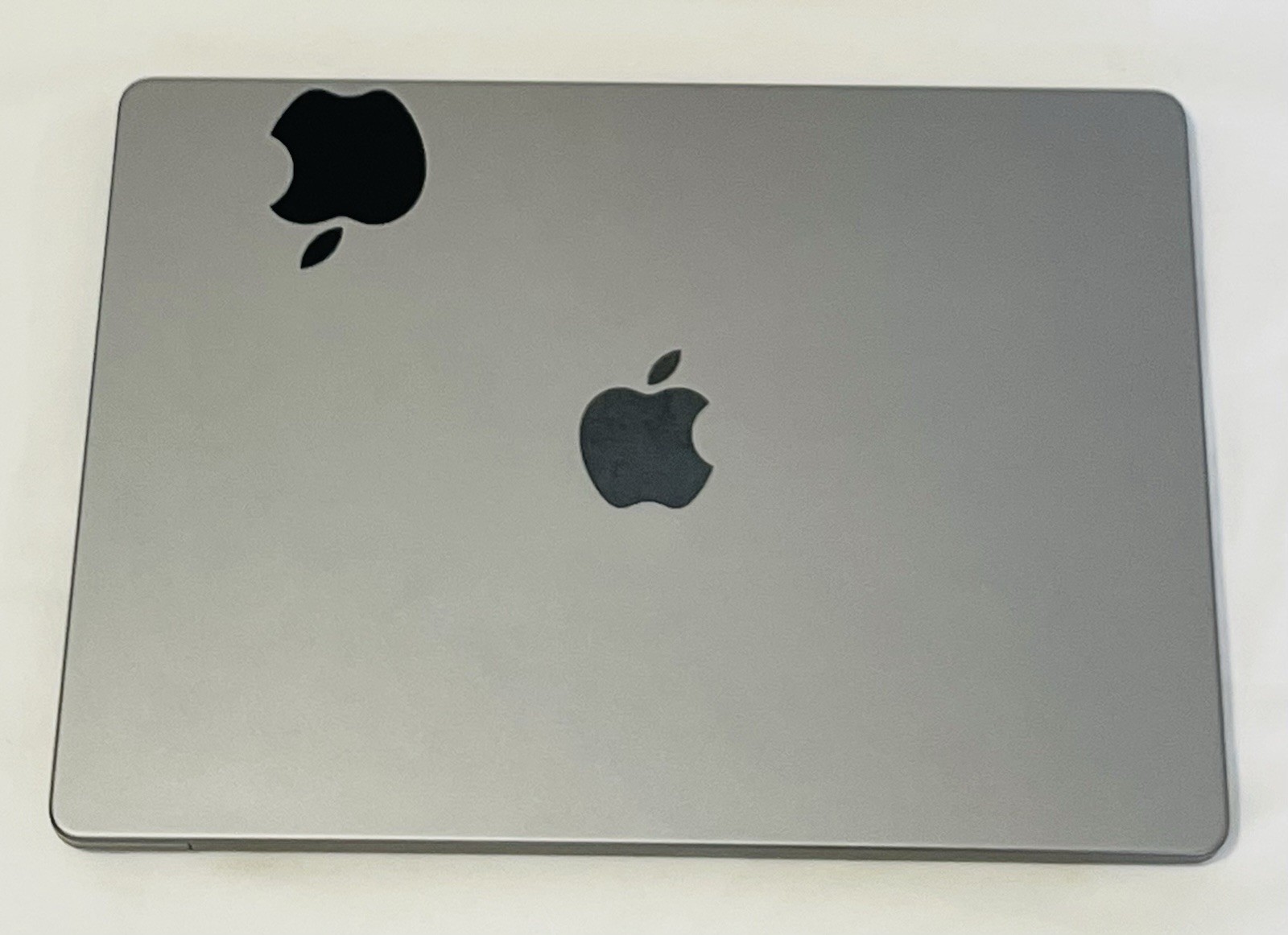 Apple MacBook Pro M2 Pro 14 inch 512G SSD 16GB Space Grey A2779 All Excellent